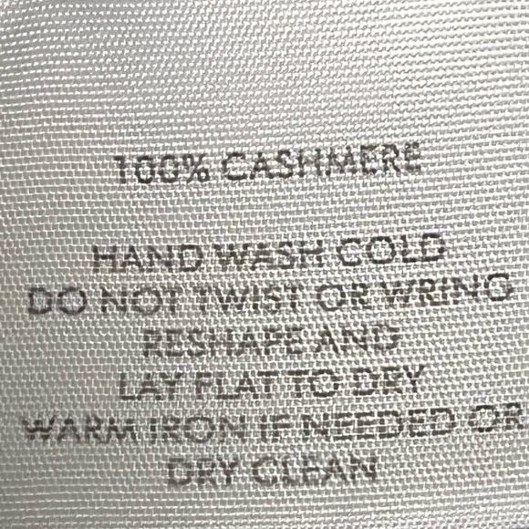 white + warren relaxed yet polished navy blue cashmere v-neck stylish sweater - Picture 8 of 8